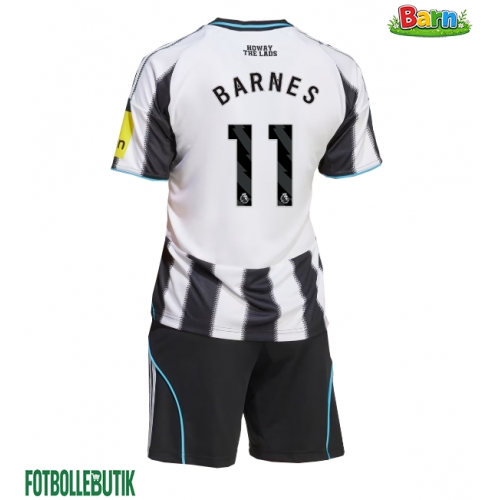 Newcastle United Harvey Barnes #11 Hemmaställ Barn 2025-26 Kortärmad (+ Korta byxor)